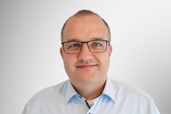 Portraitfoto von Sven Knollenberg.