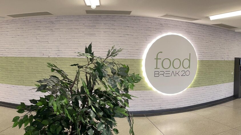 Innenansicht mit Backsteinwand vom Foodbreak20