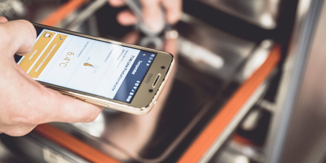 Smartphone zur Temperaturmessung zur HACCP-Dokumentation
