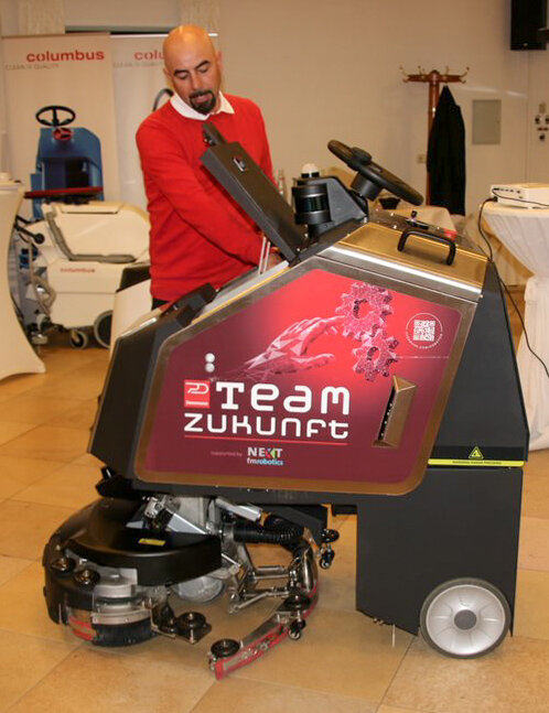 Gebäudereiniger Team Zukunft Robotik