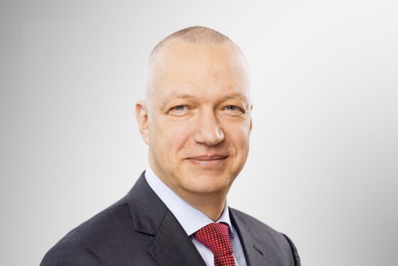 Ein sympathisches Portraitfoto von Stephan Possekel