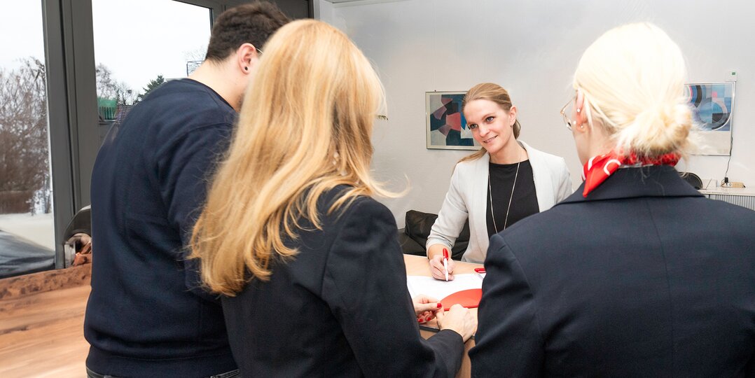 Dussmann-Bereichsleiterin, Manuela Polednia, im Team 